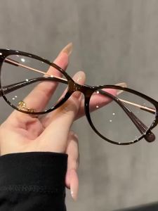 Kính Đọc Sách Mắt Mèo Siêu Nhẹ Dành Cho Nữ Thời Trang Chống Ánh Sáng Xanh Kính Cổ Điển Dành Cho Người Cao Tuổi Tròng Kính Hình Chữ Nhật Trong Suốt