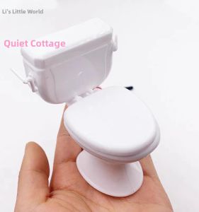 D.I.Y | Mini Realistic Flip-Top Dollhouse Toilet