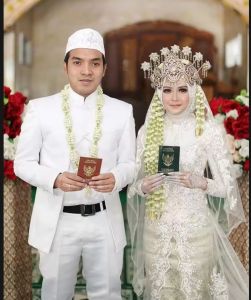 Jasa Edit Foto Pasangan Pengantin Ukuran 10R - Hadiah Unik dan Berkesan