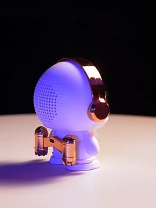 Loa không dây có đèn LED RGB hình phi hành gia đáng yêu