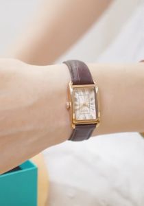 Đồng Hồ Nữ Chính Hãng Julius Cao Cấp Dây Da Chống Nước Kính Khoáng Mặt Chữ Nhật 19.5mmx31mm JA-1338C (Nâu)