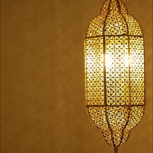 ร้านอาหารมุสลิมย้อนยุคโคมไฟระย้าโกลเด้นเหล็กดัดไฟตกแต่งคาเฟ่ชาห้องพักโรงแรมโคมไฟระย้าขนาดใหญ่สำหรับทางเดิน