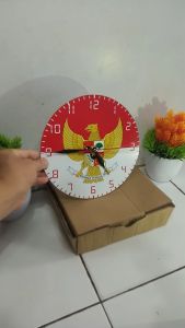 JAM DINDING KAYU GAMBAR GARUDA