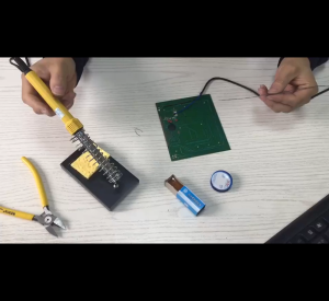 Solder Elektrik Profesional Plastik 60 Watt dengan Core Mikro Tripack