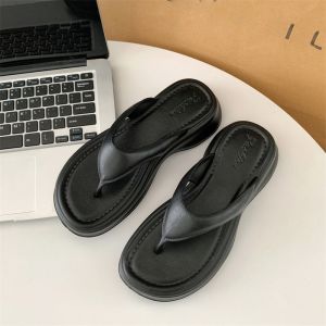 รองเท้าแตะส้นหนาลายแอมเบอร์สำหรับผู้หญิง สีดำ กันลื่น ใส่กลางแจ้งในช่วงฤดูร้อน รองเท้าแตะชายหาดแบบลำลอง รองเท้าแตะแบบสวมสบาย