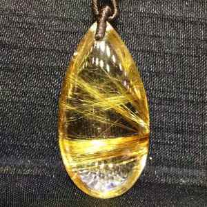 Pure natural titanium crystal drop pendant ✨\ud83d\udc8e crystal clean water head foot cats eye effect super flash the collection of pure white body titanium crystal which means fortune and peace all the best money rolling in! Size: 36*18*12.5mm.