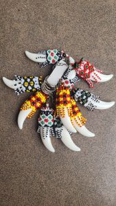 Gantungan Kunci Taring Motif taji Etnik khas dayak Kalimantan