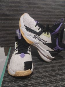 PRELOVED second hand shoes qiaodan basketball shoes Size Eur 42 /US 8.5