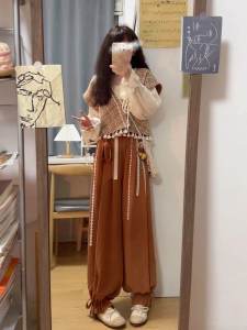 Artistic Womens Autumn Winter Three-Piece Set Vintage Woven Vest Overlap Shirt Cuffed Pants High Fashion Ensemble for Young Adults