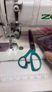 Giá đỡ điện thoại máy may kẹp giữ điện thoại có nam châm gắn xoay 360 độ chống sốc