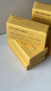 Thanh xà phòng hữu cơ freshwater FARM AUSTRALIA LEMON MYRTLE OIL + MANUKA HONEY 200g dưỡng ẩm trẻ hóa cân bằng độ pH cho da của Mỹ