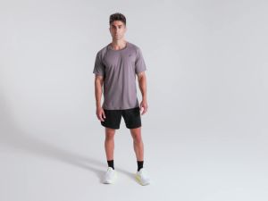 ASICS Men ACTIBREEZE VENTED KNIT 7IN SHORT in Performance Black