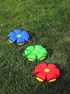 SKISOPGO Flying Saucer Ball UFO Flying Ball Flat Throw Disc Ball Outdoor Oys Pet Kids Sports With LED Light Kids Outdoor Sports Balls Toy