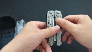 TL066 PA28 14-In-1 Multitool Pliers Screwdriver Folding Multi Tool/Safety Locking Pocket Tool