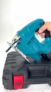 [with Saw Blade] 1300W Electric Jigsaw Wood Cutter Power Tools Original Woodworking Saw 0-45° Bevel Cutting Angle Cutter DIY Wood Household Hand-held Wood Cutting Machine