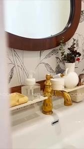 Wall-mounted Sink Organizer Shelf