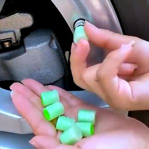 【COD】Glow In The Dark Car Motorcycle Wheel Tyre Hub Covers/Luminous Auto Valve Nozzle for Car/SUV/Bicycle/Trucks/MotorcyclesCool Car Gifts Illuminated Corrosion Resistant Tire Pressure Caps Glow Luminous at Night Air Caps Cover Fluorescent