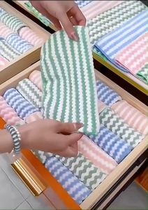 Cationic dishcloth kitchen thickened coral fleece rag / lazy scouring pad housework cleaning cloth towel