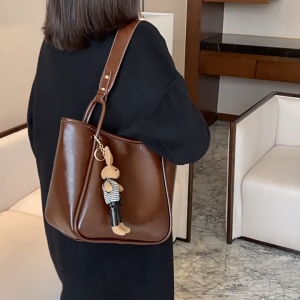 Túi tote nữ túi kẹp nách đeo vai da đẹp dáng công sở tặng kèm móc thỏ dễ thương Thanhthushop68 033