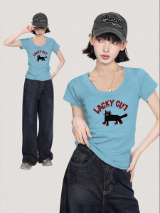 BAIDAIFEI | U-neck Short Slim Fitting T-shirt