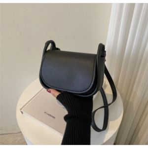 Tas Selempang Terbaru 2024 Zea Sling Bag Model Elegan TAS SELEMPANG DAN BAHU WANITA TERBARU MODEL KEKINIAN (COD