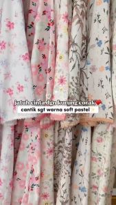ZOE ARISSA Kasturi Kurung – Baju Kurung Kedah Opah Sulam Floral Printed Design 2026. Elegant Stylish and Comfortable Traditional Wear. Perfect for Raya and Special Occasions. Available in Blue Red Black Lavender Pink Cream White Khaki and Lilac.