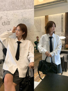 เสื้อเชิ้ตแขนยาวหลวมๆ สีขาว ทรงหลวมๆ สำหรับผู้หญิง ฤดูใบไม้ผลิและฤดูร้อน 2024 เสื้อคลุมกันหนาวแบบสวมหัว ดีไซน์เส้นใยโพลีเอสเตอร์ 100%