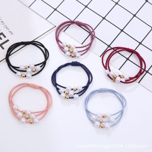 สาวผมวงยืดหยุ่นสูง สามสายวงยาง ผู้หญิงสีเหลือง ผูกผมเทียบกัน พวกเขาทำให้คุณเล่นในบริบทได้ง่ายขึ้น มีการสวมใส่เชื้อกผมผูกอุปกรณ์ ผมยางรัด มีความสวยงามสูงในความสว