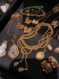 Trang Sức Hội Nghị Thường Niên   Bông Tai Hạt Bướm Bào Ngư Fritillaria   Yu Ji Rực Rỡ   Bông Tai Zircon Bướm Quyến Rũ   Tổ Hợp