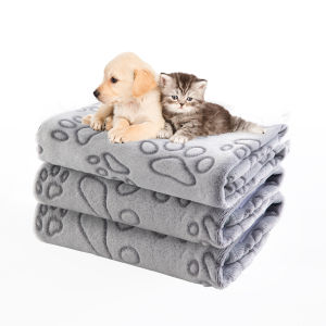 1pcs Pet Blanket Soft Fluffy High Quality Cute Cartoon Big Footprint Pattern Pet Mat Warm and Comfortable Blanket for Cat Dogs
