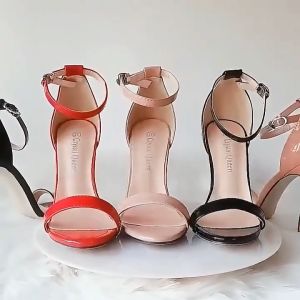 2025 ฤดูร้อนใหม่ รองเท้าส้นสูงแฟชั่น สีทึบ เรียบหรู สูง9cm ไซส์ 35-42 รองเท้าส้นสูงผู้หญิง(แนะนำให้ลด 1 ไซส์ )