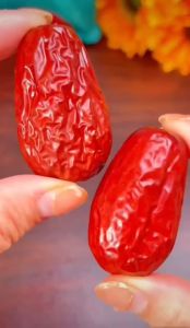 1KG TÁO ĐỎ SẤY DẺO HOÀ ĐIỀN TÂN CƯƠNG QUẢ TO NHƯ QUẢ TRỨNG SIÊU NGON