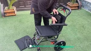 รถเข็นสมาธิสำหรับผู้สูงอายุ - รถเข็นวีลแชร์พกพาขึ้น ผู้สูงอายุ สามารถกลับไปใช้งานยังได้ ยิ่งถูกสร้างด้วยคันเหยียบแบบพับ น้ำหนักเบาและพับเก็บได้