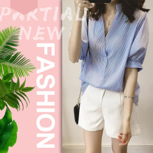 QDshop รุ่นนี้เค้างานดีจริงจ้าสาวๆ เสื้อเชิ้ตคอวีแขนจั๊ม ลายทาง สีฟ้า สีดำ สวมใส่สบาย ใส่ไปเที่ยวไปทำงานก็คือเริสน๊าสาว