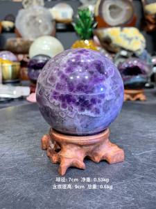 Dreamy amethyst sphere natural crystal 扩展人脉、贵人🔮 💯天然梦幻紫晶球  纹路特别 顶部像一朵花🌸 🆓附送底座  球径diameter: 7cm  净重raw weight: 0.53kg 含底座高total height: 9cm  总重total weight: 0.6kg  📍Johor Bahru 区可自行取货或邮寄服务