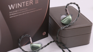 BQEYZ Seasonal Series Winter II In-Ear Monitor 12mm Custom Dual-Cavity DD and PZT Bone Conduction Detachable Upgrade Cable 2-in-1 3-in-1 Swappable Plug Options