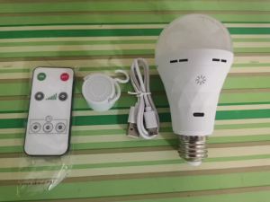 USB-C Rechargeable Light Bulb with Remote Control E27 Smart Battery BulbTouch Control Dimmable LED Bulbs with Timing