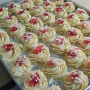 KUE KERING KUE BUNGA SELAI STRAWBERRY DAN BLUBERRY KEJU
