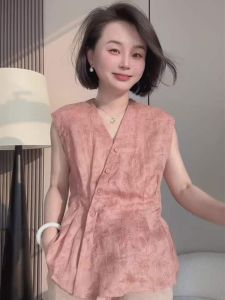 YUFUQING | เสื้อเชิ้ตคอวีแขนกุดสีชมพูสไตล์เกาหลีสำหรับผู้หญิงในช่วงฤดูร้อนปี 2025 เสื้อกั๊กทรงหลวมสบายๆ สไตล์ใหม่