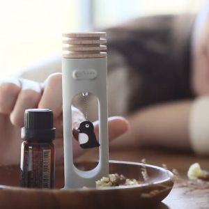 Kệ Khuếch Tán Tinh Dầu Bằng Gỗ Bone Máy Khuếch Tán Tinh Dầu Cao Cấp Chất Liệu Gỗ Sồi Giúp Thư Giãn Ngủ Ngon Swing Diffuser