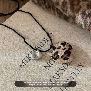Long Style Heart Shaped Pendant Necklace for Women New 2025 Trendy Sweater Chain Fashionable Fabric Design Summer Accessory