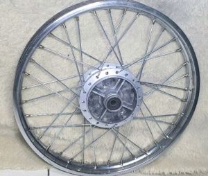 velg pelek pelk Suzuki smash / Bravo RC 110 Shogun 125 belakang original copotan