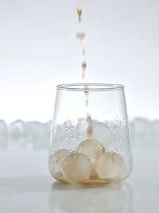 Marino แม่พิมพ์นํ้าแข็งซิลิโคน ถาดทำนํ้าแข็งซิลิโคน 6 ก้อน No.Y1918 - วัสดุฟู๊ดเกรด บรรจุ