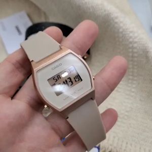 นาฬิกาข้อมือยี่ห้อ Casio สำหรับผู้หญิง แถมกล่องคาสิโอ้ฟรี