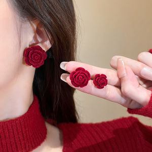Ka💥Anting Bunga Mawar Berkelompok Retro Musim Gugur Musim Dingin Anting Bunga Mawar Gaya Prancis Anting Camellia Sense Tingkat Lanjut
