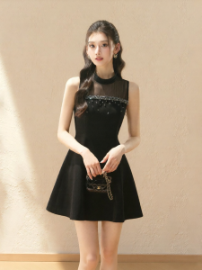 oshea | Đầm Ngắn A-line Tay Hở Chiffon Thiết Kế Ghép Miếng