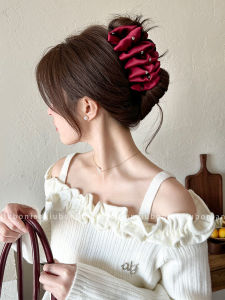 กิ๊บติดผมทรงฟองขนาดใหญ่ผ้าซาตินหรูหราสำหรับผู้หญิง กิ๊บติดผมทรงฉลาม กิ๊บติดผมสำหรับผมหนา คล้องคอ ตกแต่งผม ช่วงฤดูร้อนปี 2024