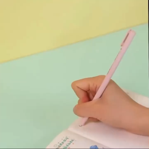 Combo 5 cuộn vải quấn tay tự dính 4.5m – giảm trượt khi viết – bọc bút – làm nail – loại tốt