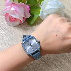 Jam Tangan Gaya Retro Untuk Wanita dan Pria Strap Quartz Analog Chrono Fashion Korea
