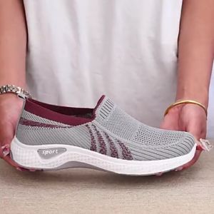 2025 New Women Breathable Slip On Shoes Korean Rubber Shoes Fashion Casual Shoes Black Travel Shoes for Women